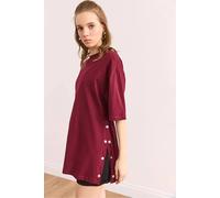 Hoxton Gal Regular Fit 100% Cotton T-Shirt With Side Buttons In Burgundy Burgundy L