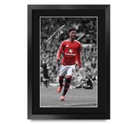 HWC Trading Amad Diallo Scene 56 Gifts Printed Signed Autograph Picture for Football Fans and Supporters - A3 Framed