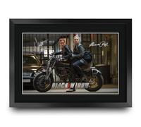 HWC Trading Black Widow Scene 1 Gifts Printed Signed Autograph Picture for Movie Memorabilia Fans - A3 Framed