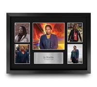 HWC Trading Jo Martin Doctor Who Gifts Printed Signed Autograph Presentation Photo Montage Display for TV Show Fans - A3 Framed