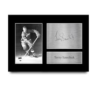 HWC Trading Terry Sawchuk Detroit Red Wings Gifts Printed Signed Autograph Picture for Ice Hockey Fans - A4