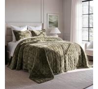 Hylaurus 120x120 Oversized King Quilt,3pc Velvet Bedspread Set with 2 Shams | Sage green; california king quilt 120x120 set; ice velvet bedspread with 2 shams; lightweight all season; soft brushed back