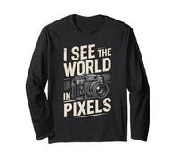 I See The World in Pixels Men Photographer Vintage Camera Long Sleeve T-Shirt
