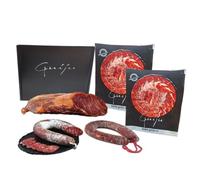 Iberian batch: Iberian bait loin + sausages of chorizo and Iberian sausage of acorn+ 2 dishes with knife of Iberian bait ham. Guiju.España Fabrica de Guijuelo.