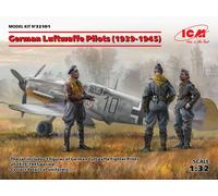 ICM Model Kit ICM32101 – 1:32 German Luftwaffe Pilots (1939–1945), 3 Figures, Black