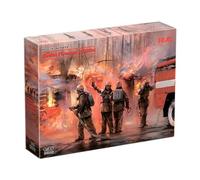 ICM 1:35 - Soviet Fireman (1980s)
