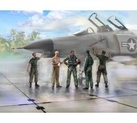ICM 1:48 U.S. Pilots & Ground Personnel (Vietnam War) 5 Figures Plastic Model...
