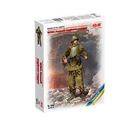ICM 16013 1/16 World War II Soviet Army Assault Engineer Plastic Model