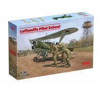 ICM 32017 1:32 Luftwaffe Pilot School Henschel Hs-123A-1 and 3 cadets