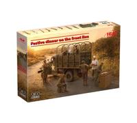 ICM DS3532 Festive Dinner on the Front Line Diorama 1:35 Model Kit