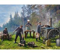 ICM 1:35 Scale Plastic Model Kit Feldkuche WWII German Field Kitchen 2 Cooks 2 Helpers Green
