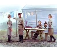 ICM 1:35 - Soviet Military Servicewoman (1939-42) 4 Figs