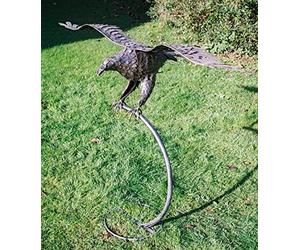 Inspirational Gifting Stunning wonderfully detailed gliding Eagle metal bird free-standing garden ornament on stand - 1.3m wing span - lovely centre piece!
