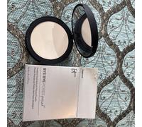 IT BYE BYE PORES PRESSED PORELESS FINISH POWDER Translucent 9.0g