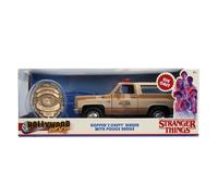 Jada 31111 1:24 STRANGER THINGS - 1980 Chevy Blazer w/Badge Opening features New
