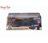 JADA 99232 - 1/24 2017 JUSTICE LEAGUE BATMOBILE WITH BATMAN FIGURE