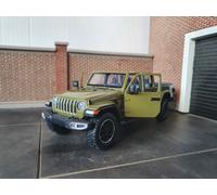 Jeep Gladiator Overland 2021 Green Diecast Model Car 1:24 1:27 Scale