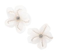JEWEDECO 1 Pair White Five Petal Flower Shoe Charms for High Heels Elegant Organza and Imitation Pearl Shoe Decorations with Easy Installation and Everyday Footwear