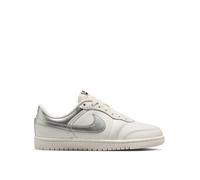 Jordan Nike Womens Skyline Low Shoes, Swan/Metallic Silver-Black, Size 6, Women Wan/Metallic Silver-Black