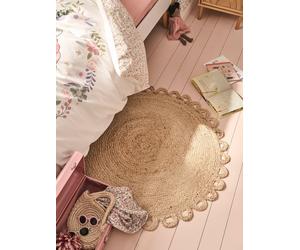 Jute round rug with a scalloped edge beige