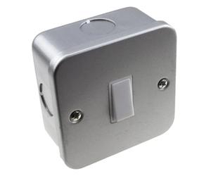 kenable Single Gang Metal Clad Steel 2 Way Light Switch | 10A | 5X 20mm Cable Entry Points | Silver Faceplate with Back Box | Industrial & Domestic Use