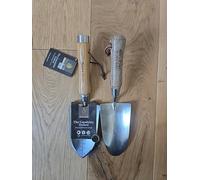 Kent & Stowe The Capability Trowel & Spear & Jackson Garden Trowel Wood Handles