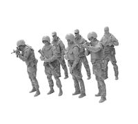KiBcsLic 7Pcs Miniature Figures 1/72 Scale Resin Mini Models for Hobby Family Friends