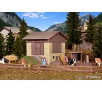 KIBRI 38814 HO Scale Brick Barn With Accessories (Grevasalvas Village)
