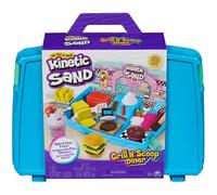 Kinetic Sand Grill N’ Scoop Diner, 2lbs of Yellow, Pink, White Brown & Green Play Sand, 27 Kitchen Tools, Folding Sandbox Storage, Sensory Toys for Kids Ages 5+