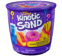 Kinetic Sand - Surprise Snacks, with 113 g of original kinetic sand from Sweden, meets all legal requirements, with 2 thematic surprise accessories, for children from 3 years old