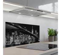 KitchenYeah© Splashback for kitchen 18"x35" / 45x90 cm self adhesive Sink Splash Splatter Guard Backsplash Decor New York - Brooklyn - Bridge - Black and white