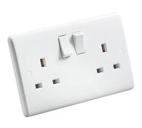 Knightsbridge CU9000S White Curved Edge 13A 2G SP Switched Socket