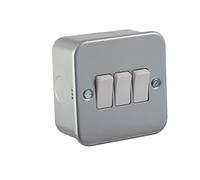 Knightsbridge M4000 Metal Clad 10A 3G 2 Way Switch, 230 V, Silver