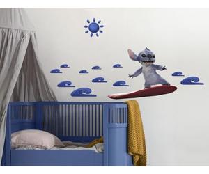 Komar Wandtattoo - Disney Stitch Live Action Hit the Waves - Größe 70 x 50 cm - Komar, Kinderzimmer, Wandaufkleber, Wanddekoration, Wandsticker