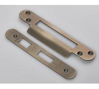 Kooples Hardware Easi-T Forend, Strike Plate and Fixing Pack for Sashlocks - Replacement Lock Accessory - Complete Kit for Sash Lock Installation or Repair (Radius, Antique Brass)