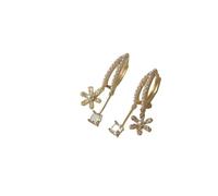 Korean style exquisite pearl flower earrings for women, light luxury temperament high-end, small group design fashion