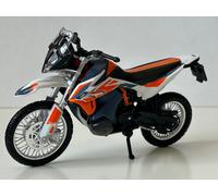 Suzuki RM-Z450 Japanese Bike Motorcycle Model Toy Diecast 1:18 Bburago