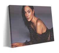 KUSDPKAJC Gal Gadot Art Poster Decorative Painting Canvas Wall Art Living Room Poster Bedroom Painting Wall Art Picture Print Modern Family Room Decor 20 x 30 Inches (50 x 75 cm)