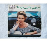 Kylie Minogue - Tears On My Pillow / We Know The Meaning Of Love [7" Vinyl]