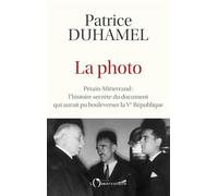 La photo: Pétain-Mitterrand : l'histoire secrète du document qui aurait pu bousculer la Ve République