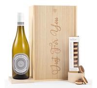 Laithwaites Chocolate & Wine Gift Set (Hotel Chocolat Macarons & White Wine) - Sauvignon Blanc (75 nd Hotel Chocolat Salted Caramel Macarons