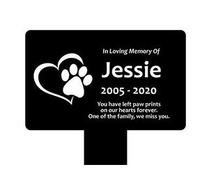 Large Personalised Paw Print Heart Pet Memorial Stake - Engraved Plaque, Waterproof, Grave Marker, Garden, (Black and White)