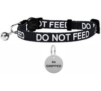 LARRYROO Cat Collar With DO NOT FEED Print - Soft Nylon & Safety Release Buckle - With Personalised Engraved Round Silver ID Tag with IM CHIPPED Print (Black)