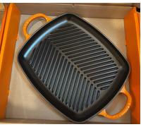 Le Creuset Signature Cast Iron 30cm Rectangular Grill in Volcanic