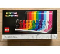 LEGO 40516 Everyone is Awesome Rainbow Monochrome 11 Minifigures New Sealed
