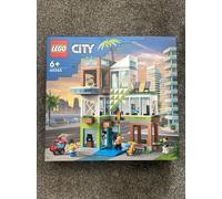 LEGO City: Apartment Building, Modular Construction Set (60365)