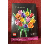 LEGO Botanicals Tulip Bouquet - Artificial Flowers Building Set for Adults - incl. 14 Faux Tulips in 5 Colours for Table & Home Decor - DIY Gift Idea for Women - 11501