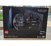LEGO DC Batman 76252 Batcave Shadow Box Factory New Sealed Retired Set