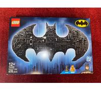 LEGO DC Batman Logo - Superhero Toy w/ 2 Collectible Minifigures - 3D DIY Wall Art or Room Decor - Gift Idea for 12+ Year Old Boys & Teenage Movie Fans - 76330