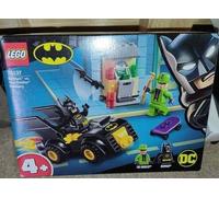 Lego DC Comics Super Heroes 76137 Batman and the Riddler's Heist - NEW